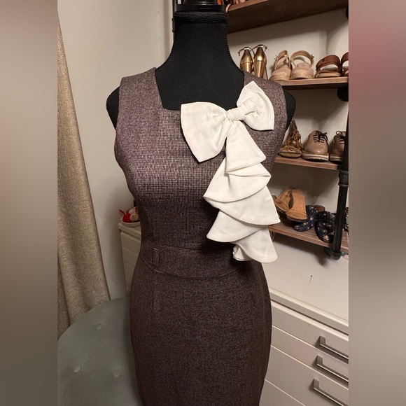 Dresses & Skirts - Brown Dress with White Bow Accent
